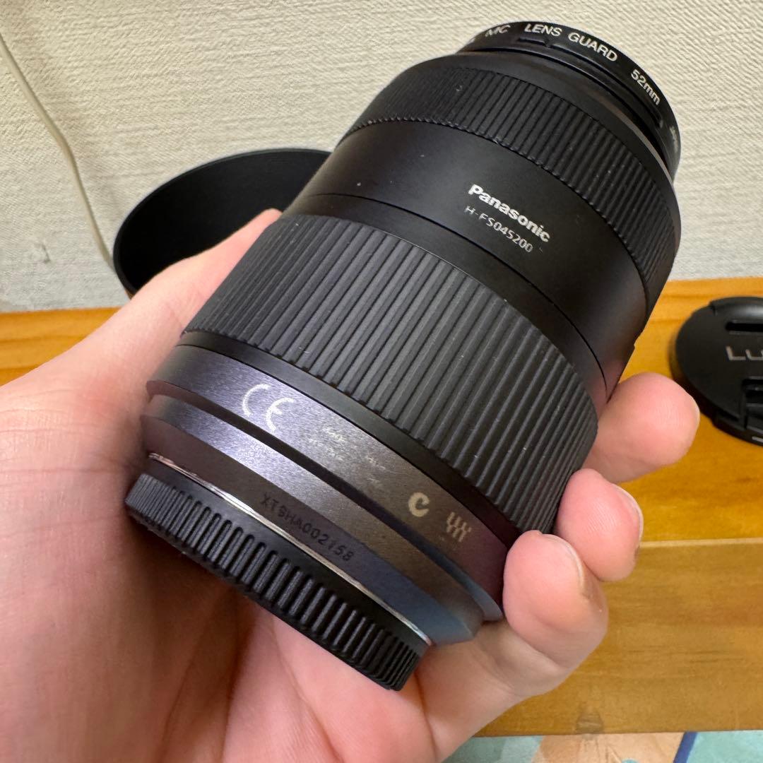 LUMIX 45-200mm f4〜5.6ズームレンズ