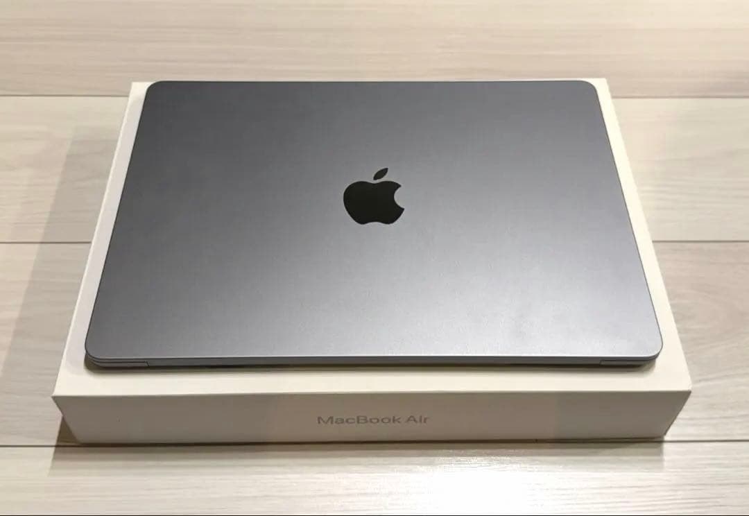 MacBook Air M3 13インチ 16GB 256GB Apple 3