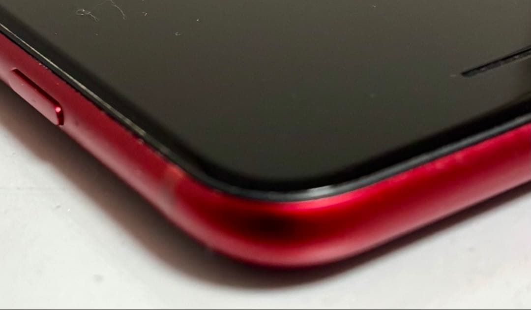 iPhone SE（第2世代）64GB レッド（PRODUCT RED）