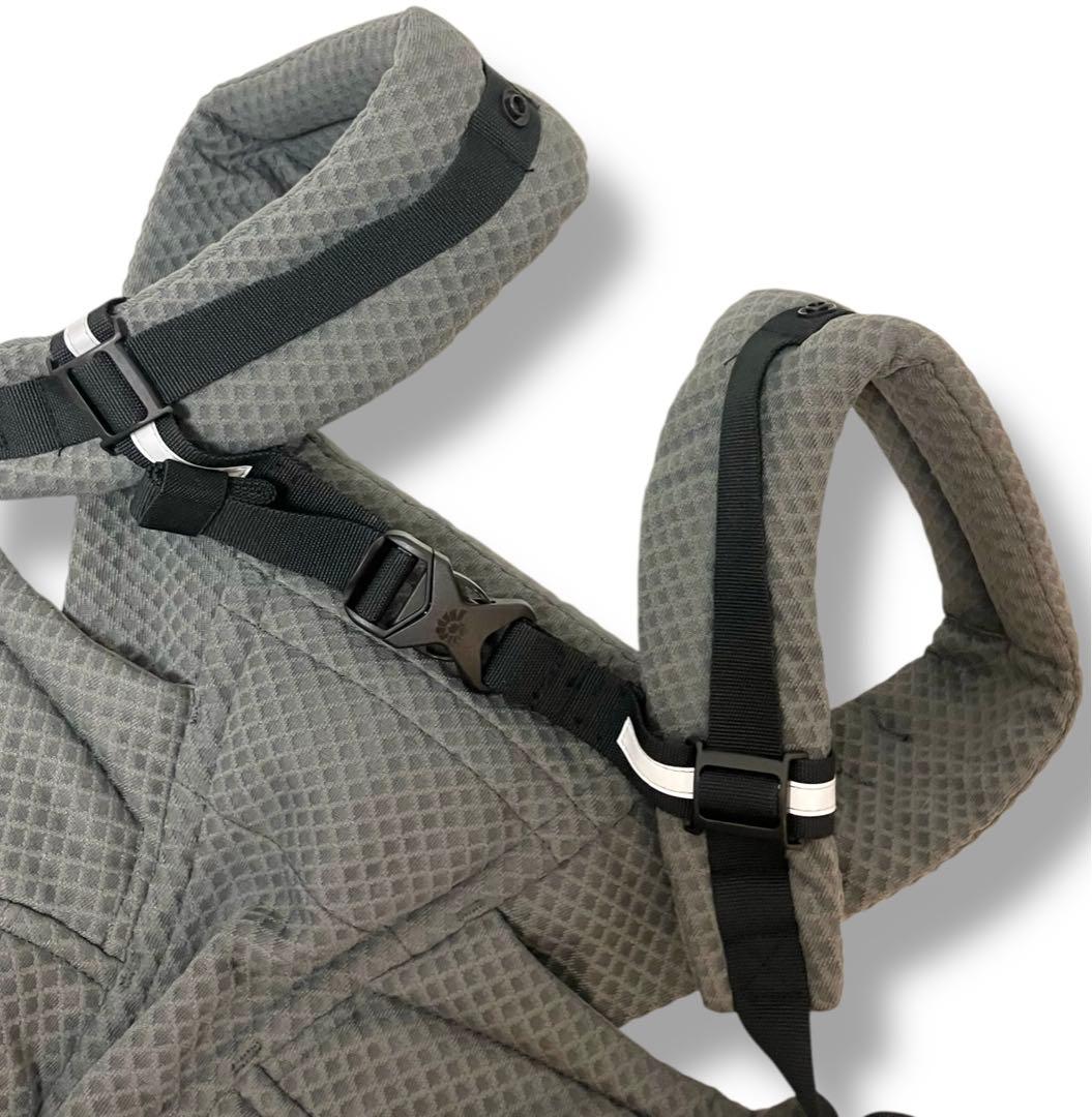 美品 国内正規品 エルゴベビー オムニブリーズ エアメッシュ グラファイトグレー