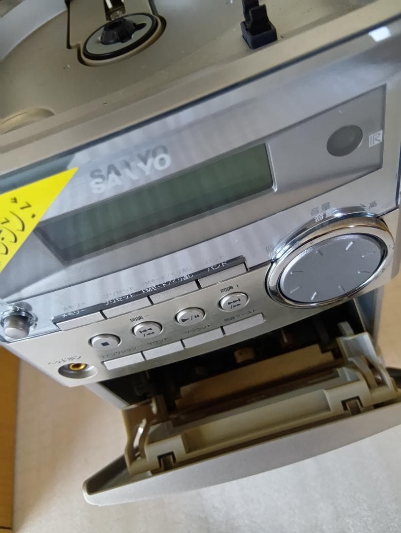 ☆ SANYO　☆ ミニコンポ CDプレーヤー・ラジオ・カセットデッキ ☆訳アリ