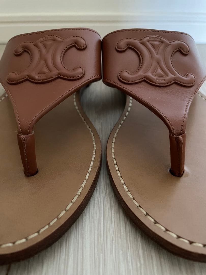 CELINE セリーヌ　トリオンフ　レザー　トングサンダル　フラットサンダル