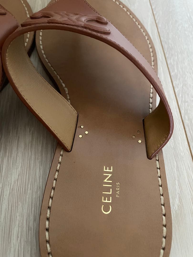 CELINE セリーヌ　トリオンフ　レザー　トングサンダル　フラットサンダル