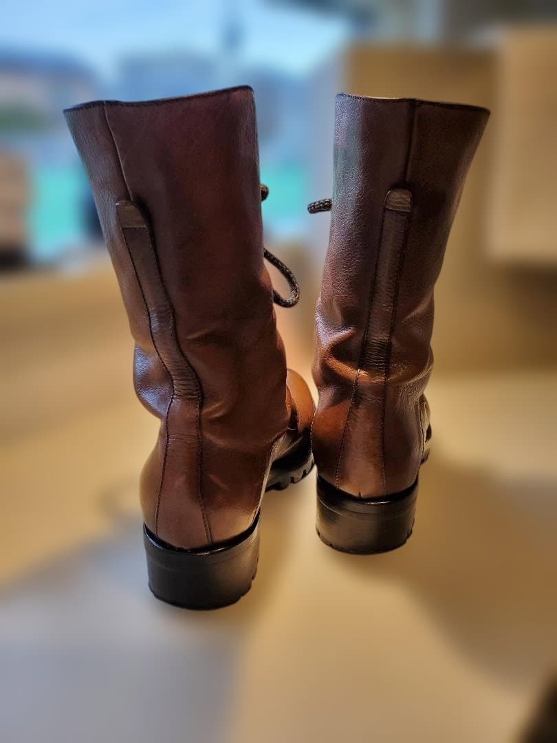 ブラウンレザー ミドルカットワークブーツ