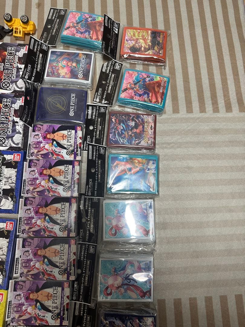 ONE PIECEカードゲーム まとめ売り です。