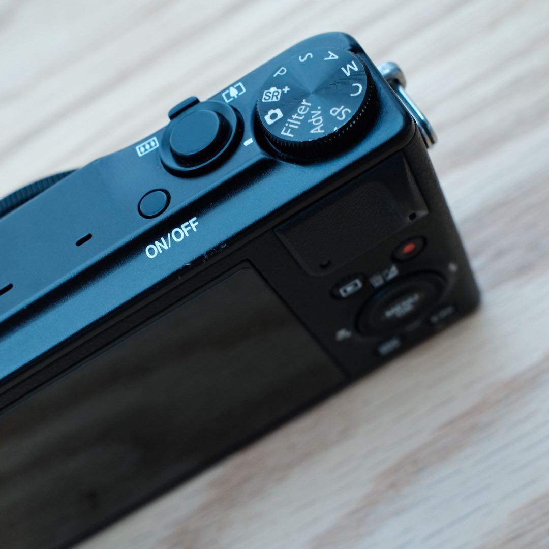 デジタルカメラ FUJIFILM XQ2