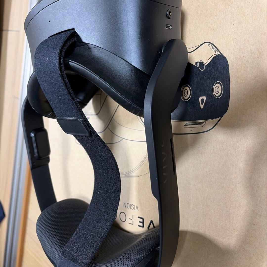 HTC VIVE FOCUS VISION CE VRヘッドセット
