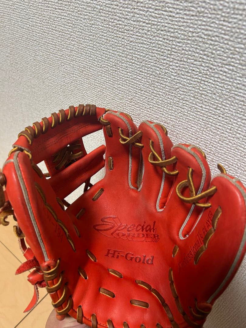 【ほぼ新品】硬式用ハイゴールドスペシャルオーダー 内野手用グラブ 小型 即戦