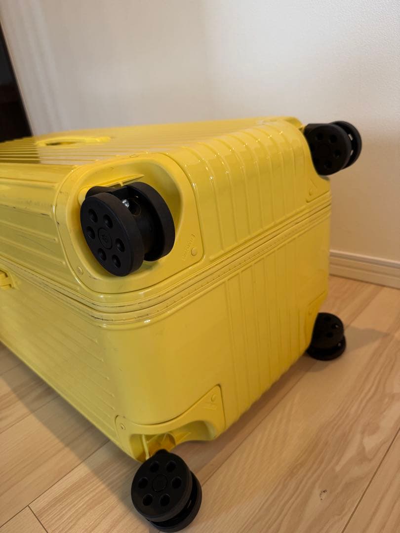 【リモワ】エッセンシャルトランクプラス　シロトン