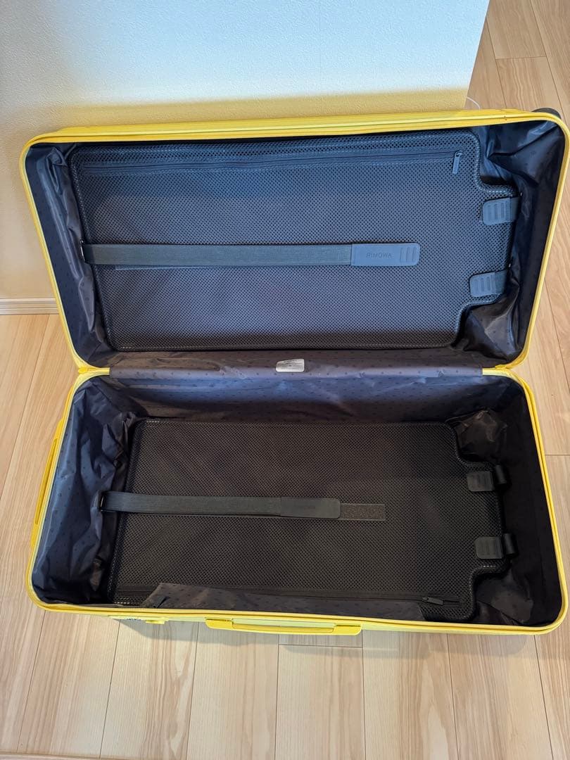 【リモワ】エッセンシャルトランクプラス　シロトン