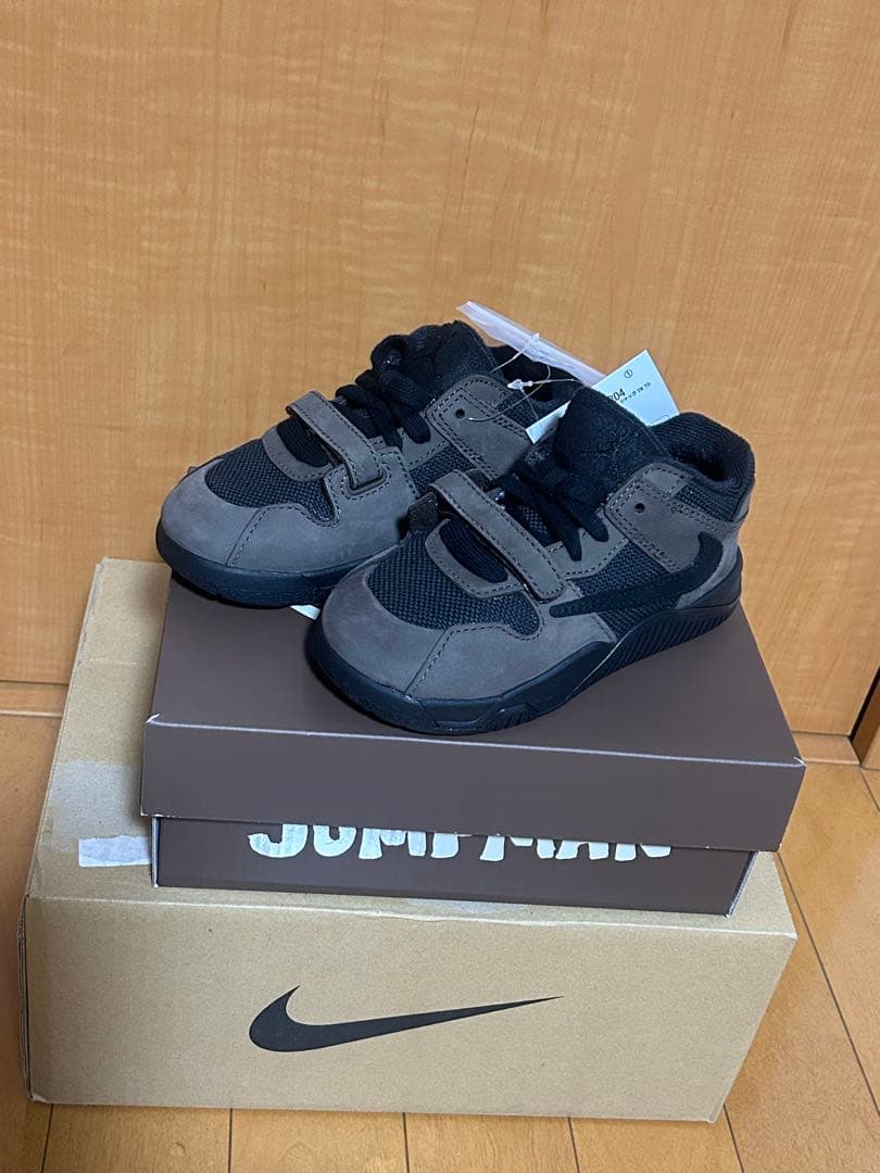 【かん@ページ】ジョーダン　ジャンプマンジャックTR トラヴィススコット