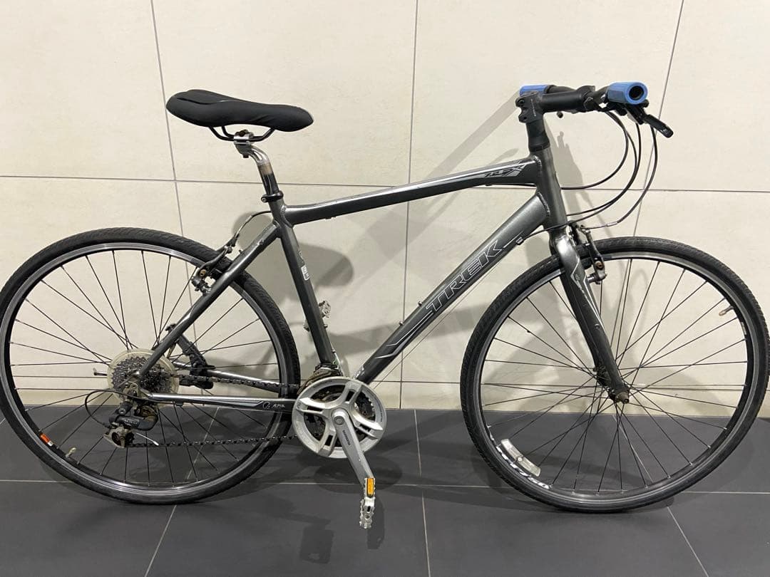 TREK FX7.2 クロスバイク　トレック fx7.3 自転車　fx23415