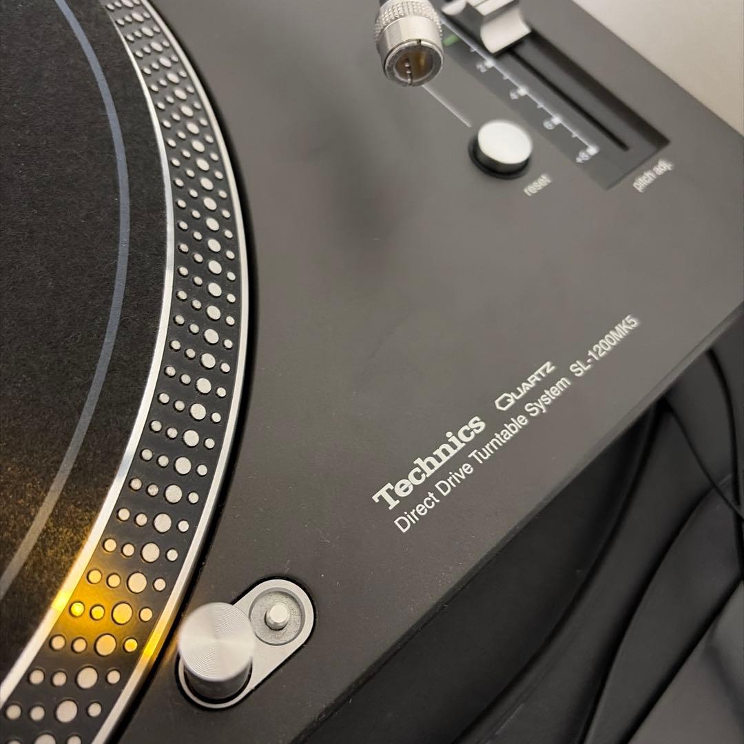 Technics SL-1200MK5 ターンテーブル　①