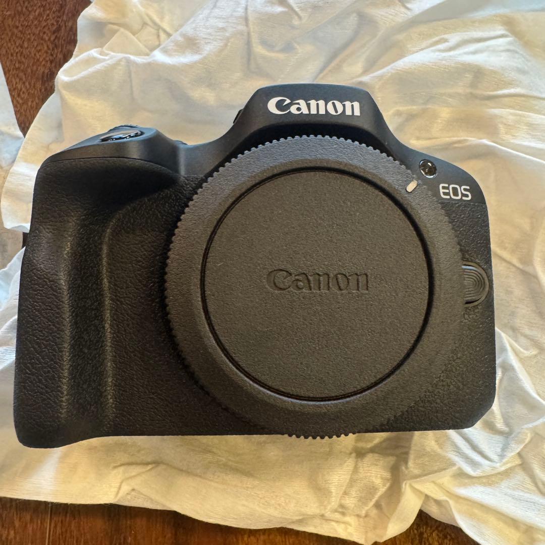 【新品未使用】EOS R100 RF-S18-45mm STMレンズキット