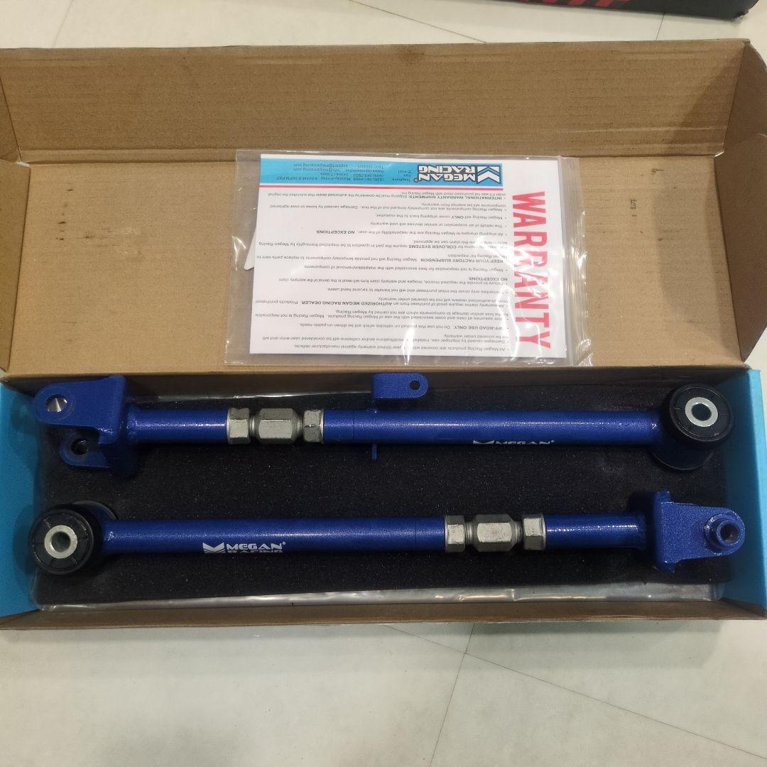 アコードハイブリッドcr6 リア3点アーム