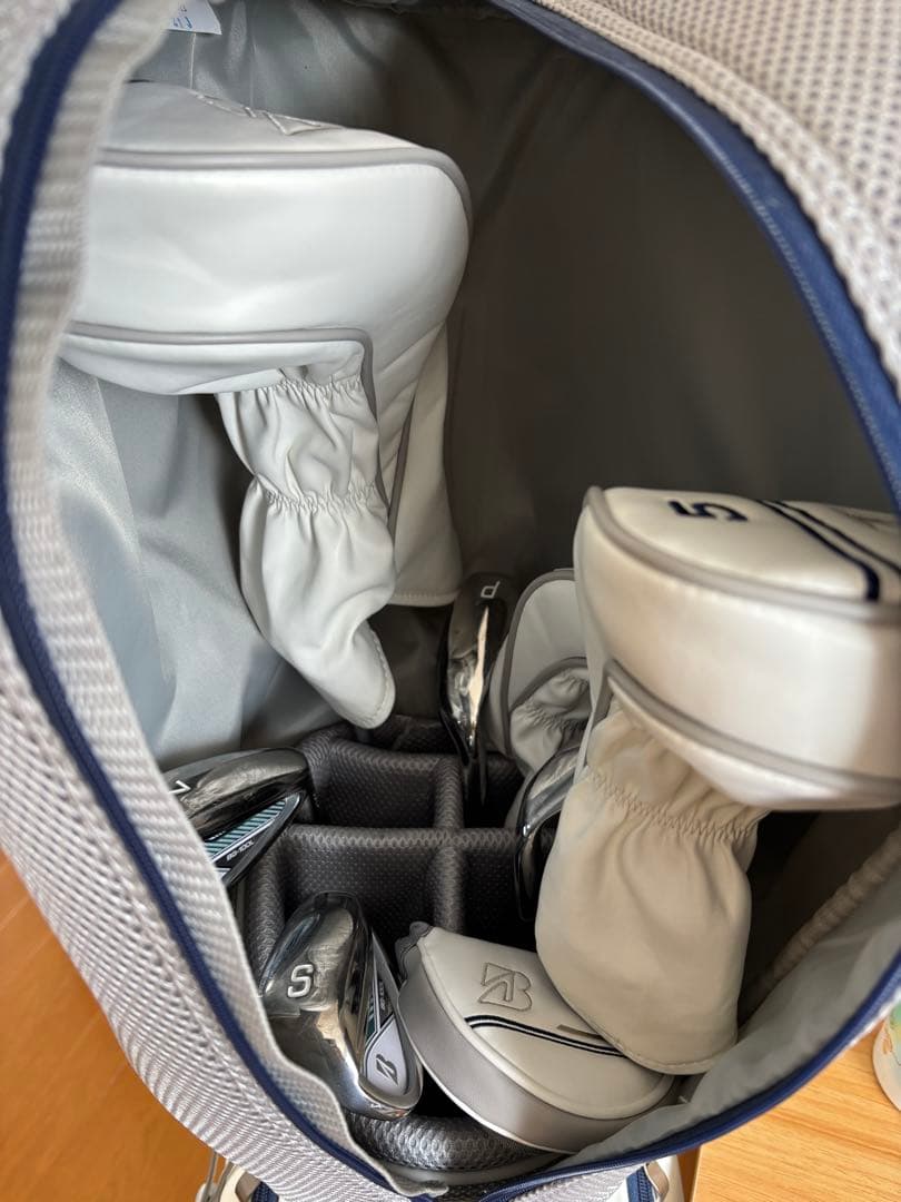 ブリヂストン レディース キャディバッグ付きゴルフクラブセット