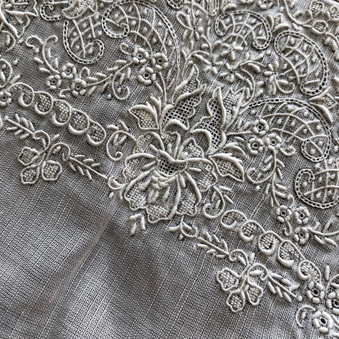 未使用　スワトウ　ハンカチ　麻100% 汕頭　手刺繍　SWATOW リネン　川辺