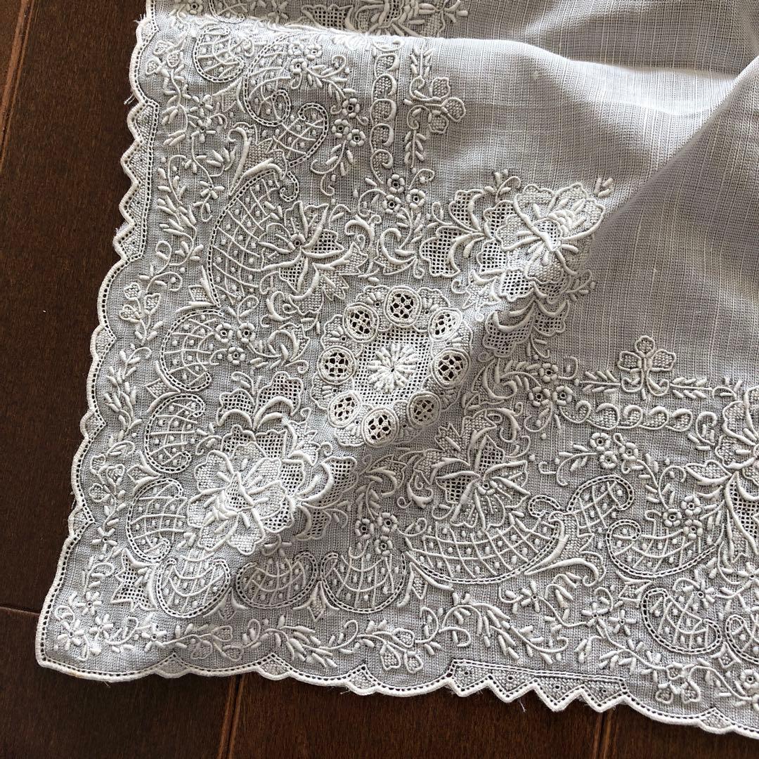 未使用　スワトウ　ハンカチ　麻100% 汕頭　手刺繍　SWATOW リネン　川辺