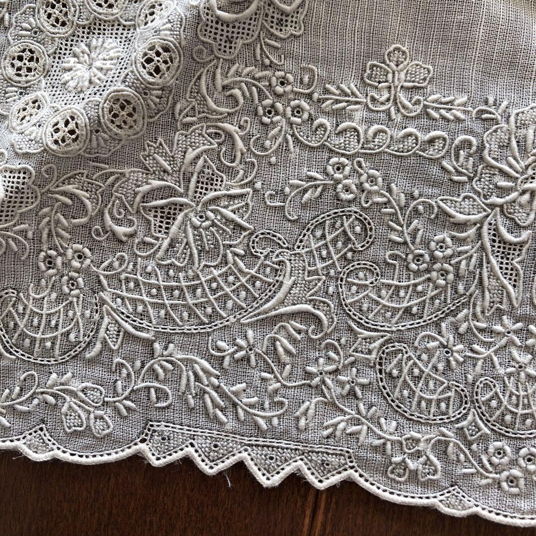 未使用　スワトウ　ハンカチ　麻100% 汕頭　手刺繍　SWATOW リネン　川辺