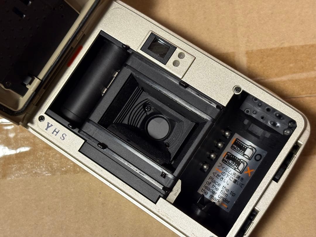 Kyocera Yashica T4 super フィルムカメラ