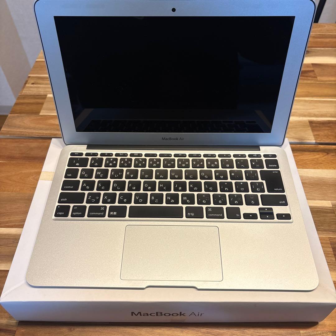 MacBook Air シルバー 11インチ