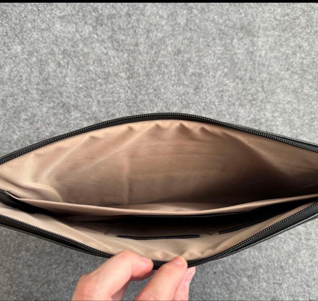 GRAMS28 120レザーフォリオ ペブルドレザー ブラック PCケース