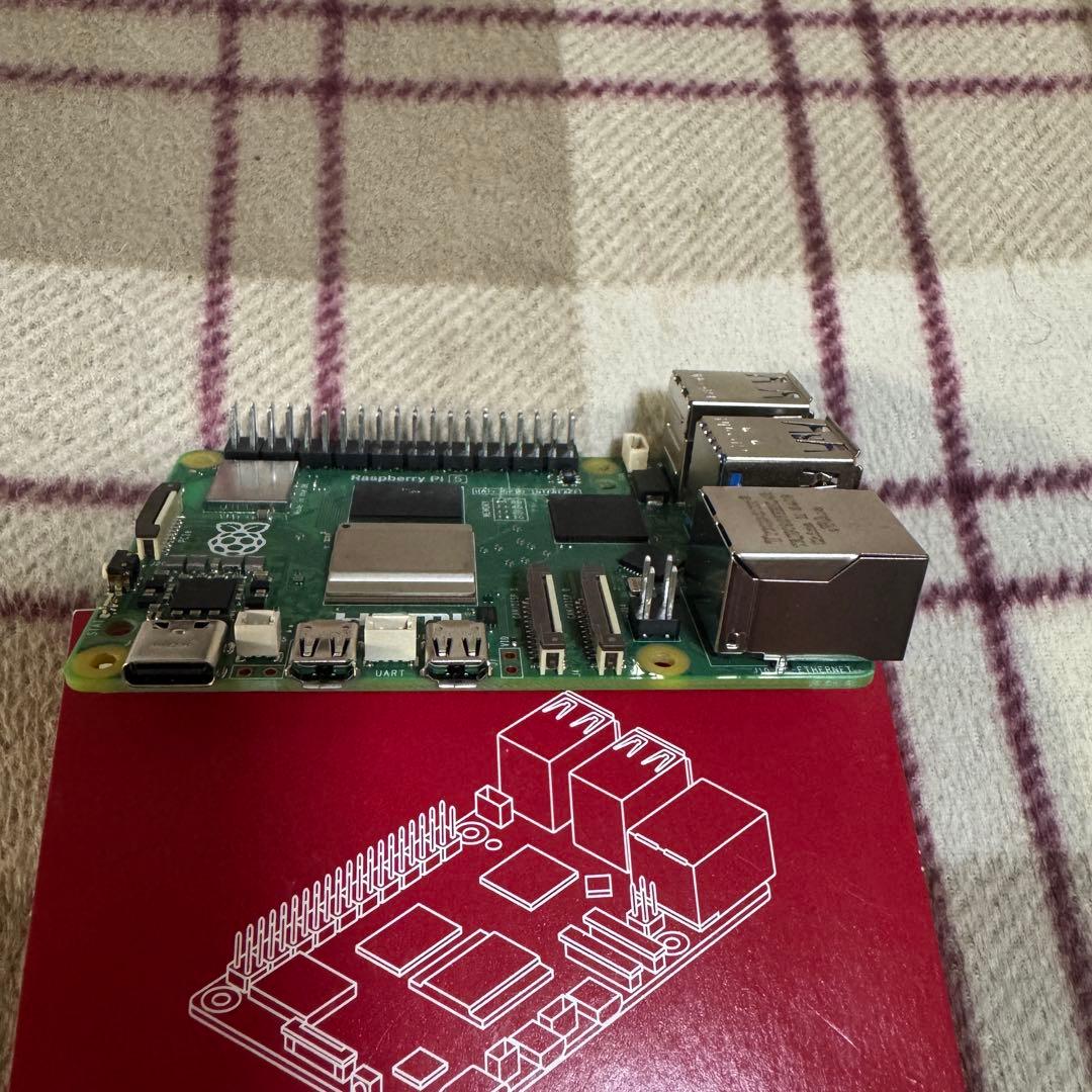 Raspberry Pi 5 8GB とM.2 SSDケースセット