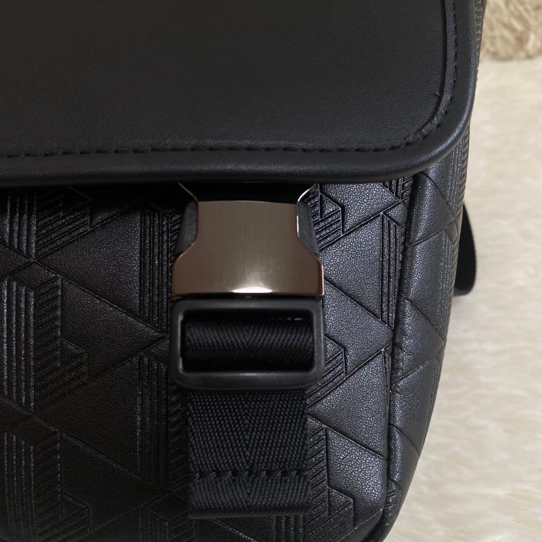 ✨極美品✨ LACOSTE モノグラム スモールメッセンジャーバッグ レザー 黒