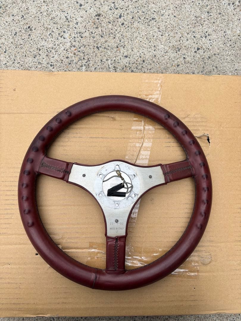 ワインレッド レザー ステアリング 3スポーク イタルボランテ 360mm