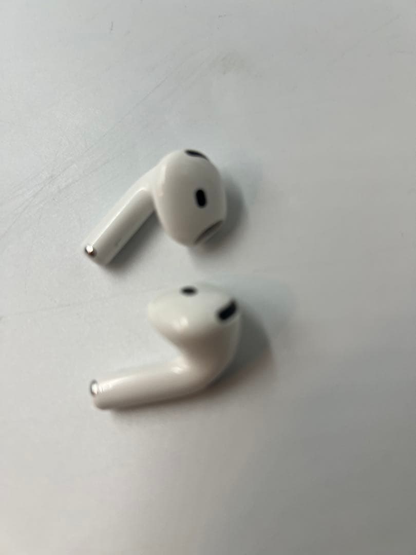 AirPods 4 アクティブノイズキャンセリング搭載