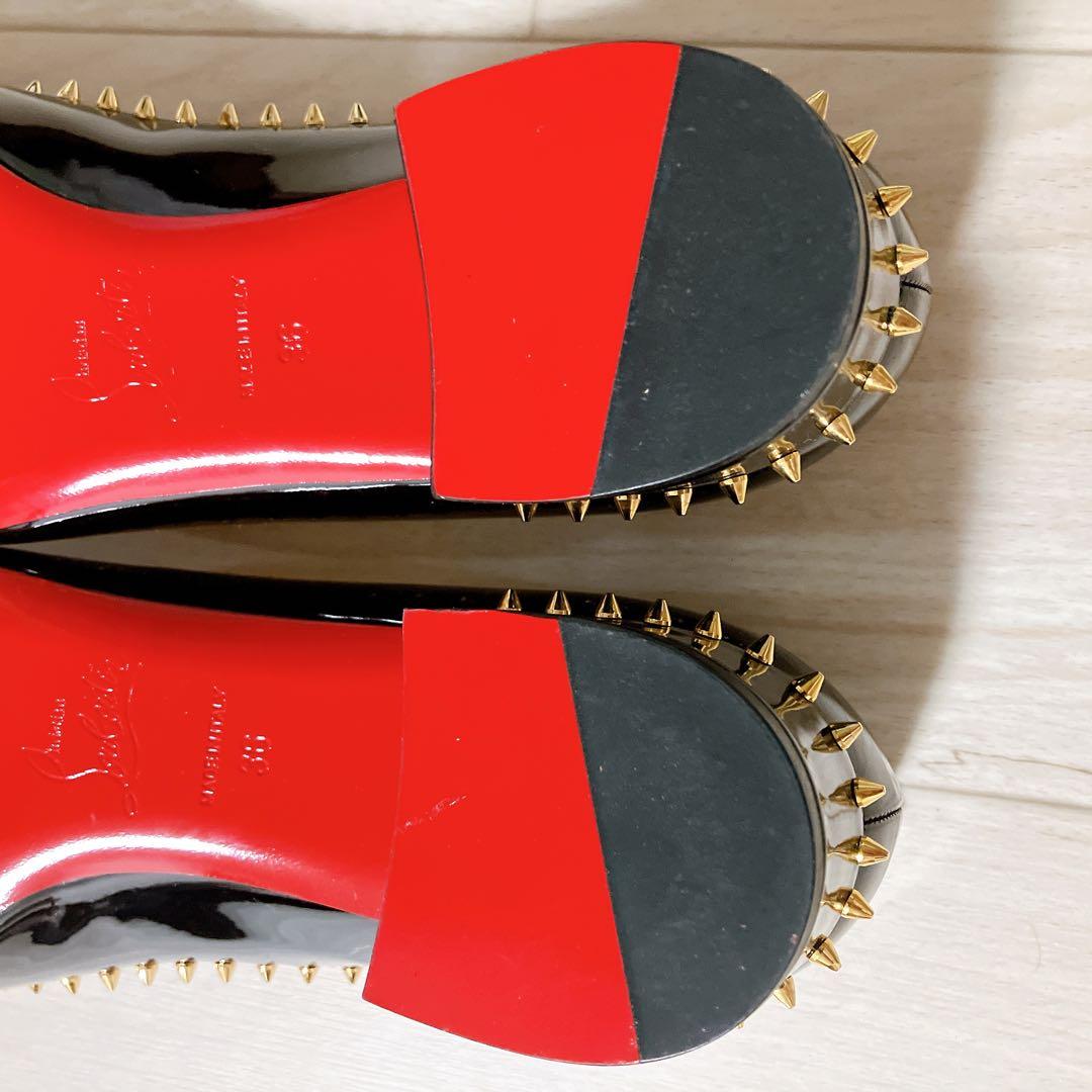 極美品　クリスチャン ルブタン　スタッズ　ブラックパテントレザーパンプス　36