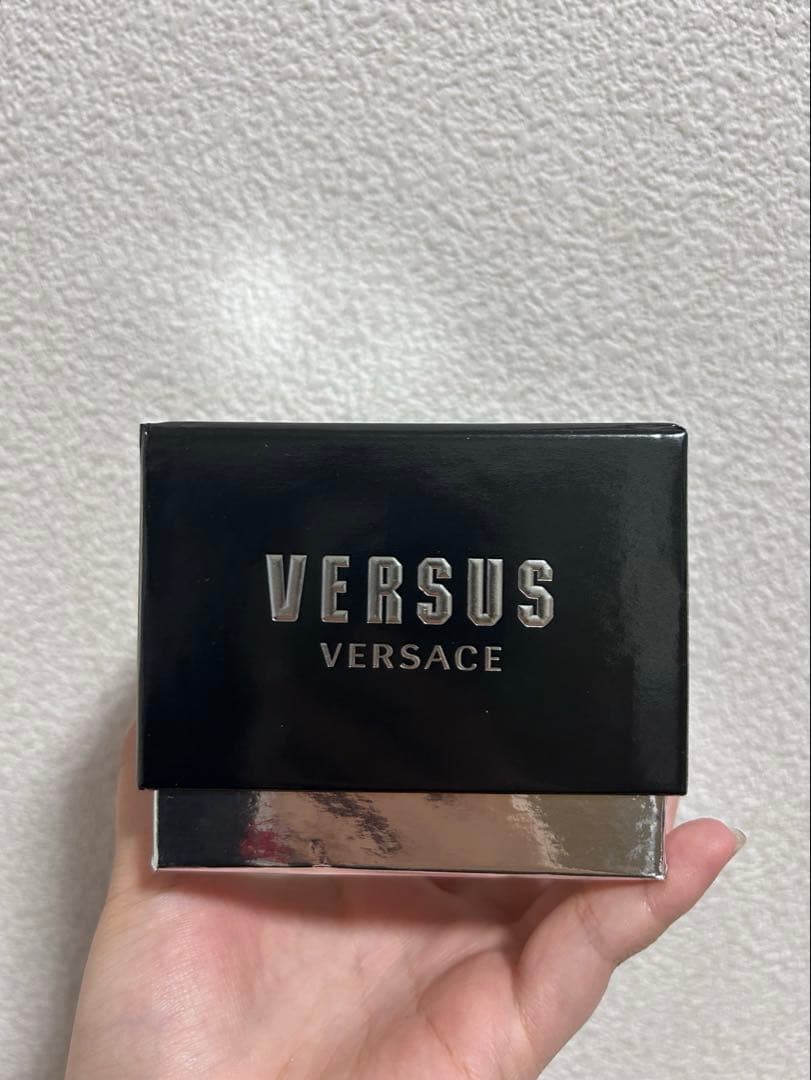 VERSUS シルバー クォーツ時計