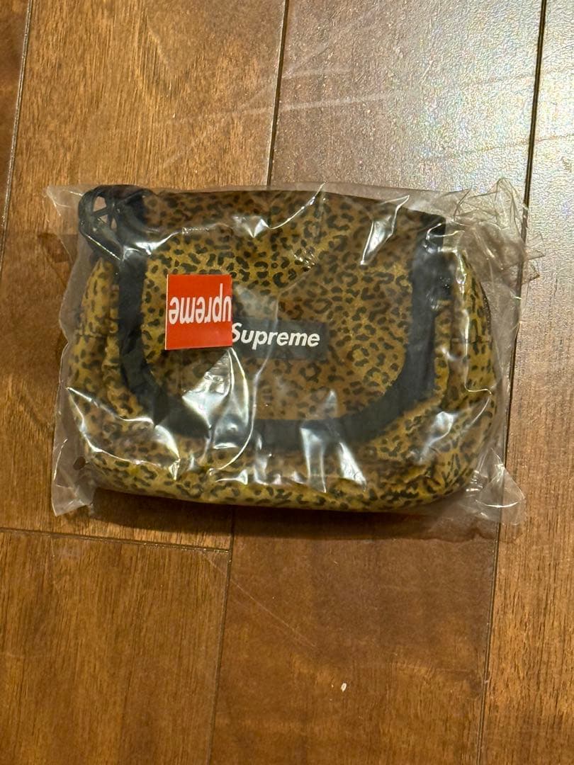 バッグ supreme VELVET POUCH