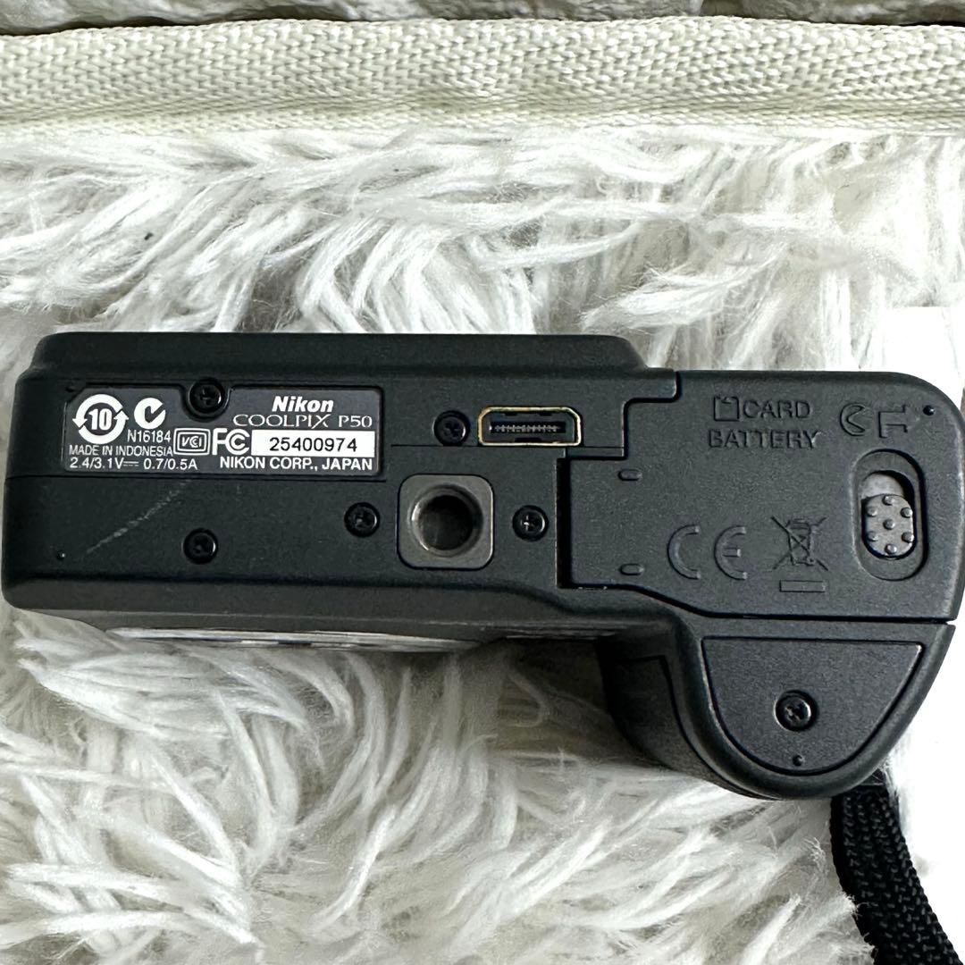 Nikon COOLPIX P50 8.1MP コンパクトデジタルカメラ