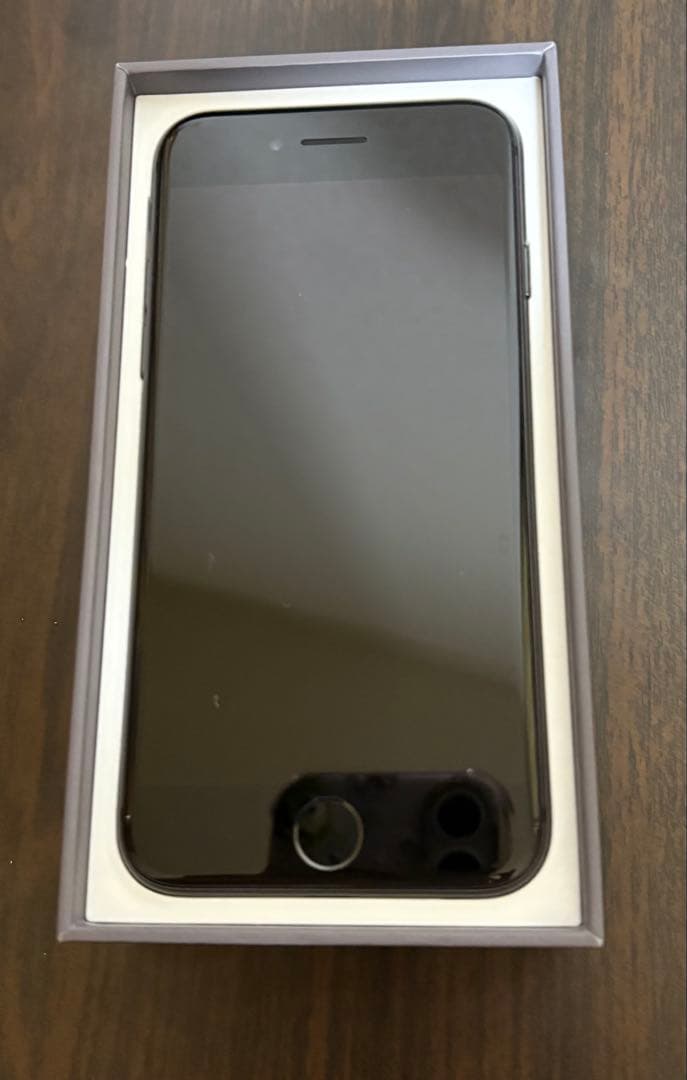 美品 iPhone8 64GB スペースグレー(黒) SIMロック解除済み