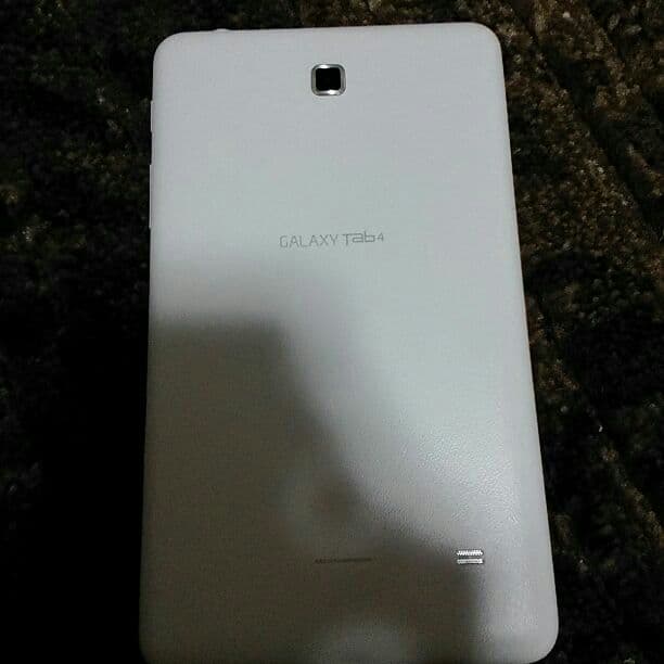 2万円　　タブレット　　GALAXYタブ4