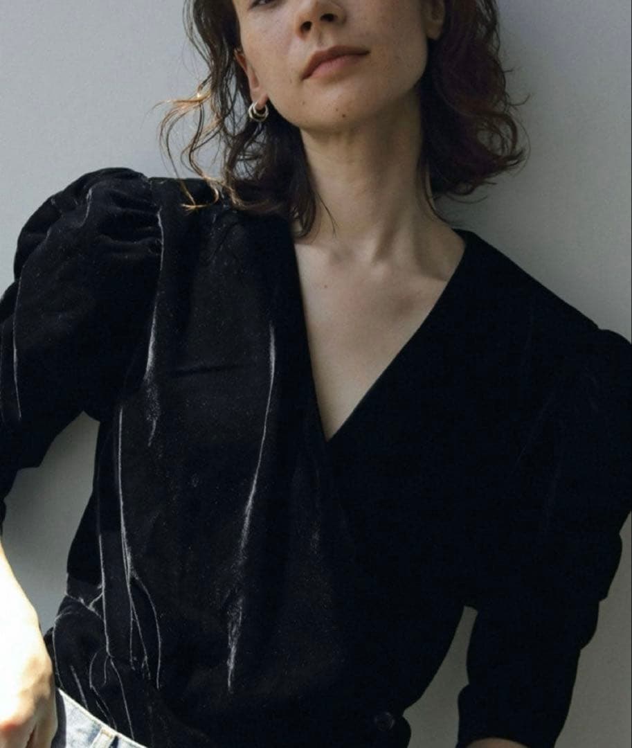 anuke アンヌーク　Gather Velour Blouse