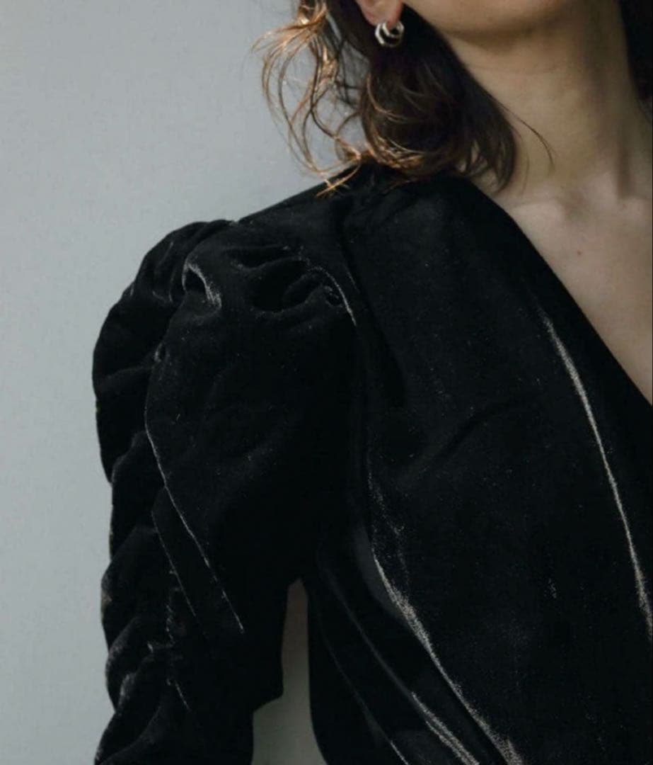 anuke アンヌーク　Gather Velour Blouse