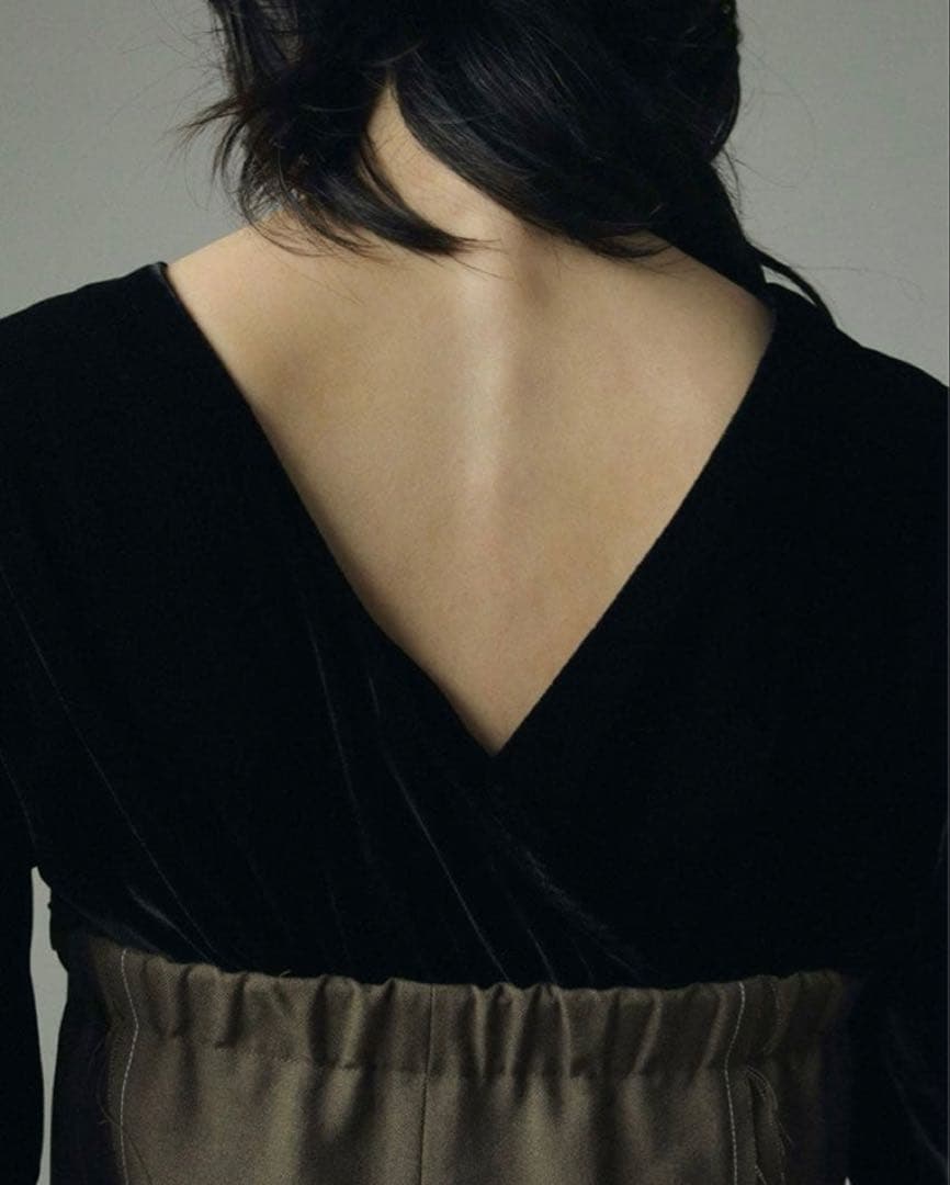 anuke アンヌーク　Gather Velour Blouse