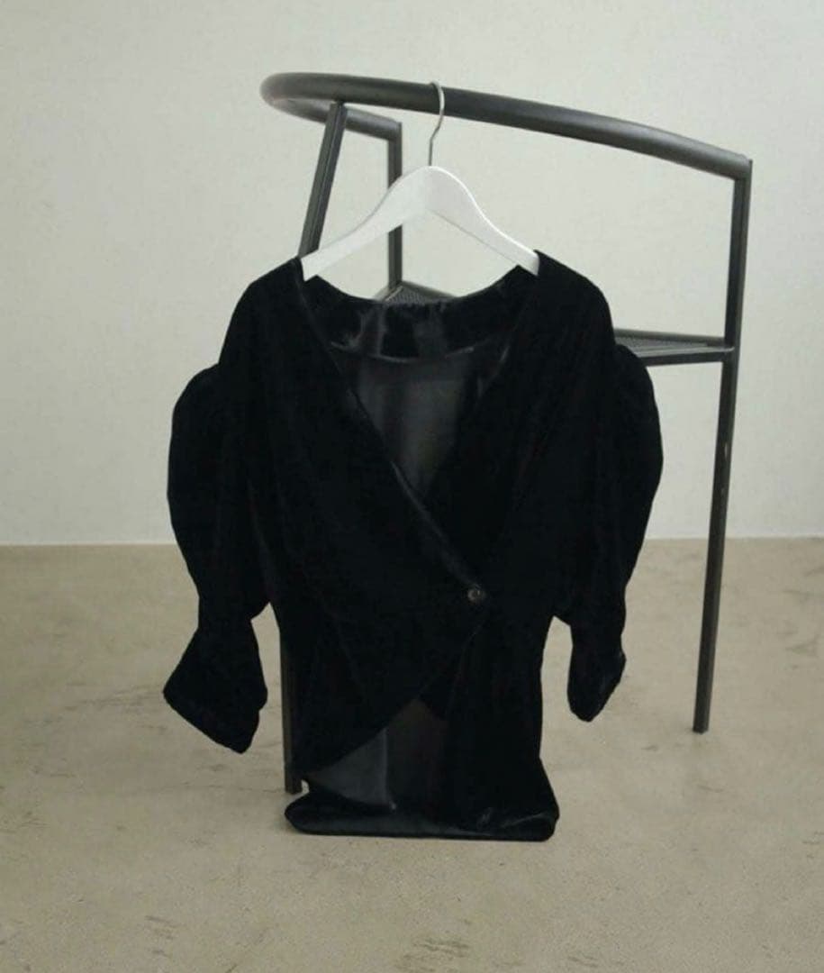 anuke アンヌーク　Gather Velour Blouse