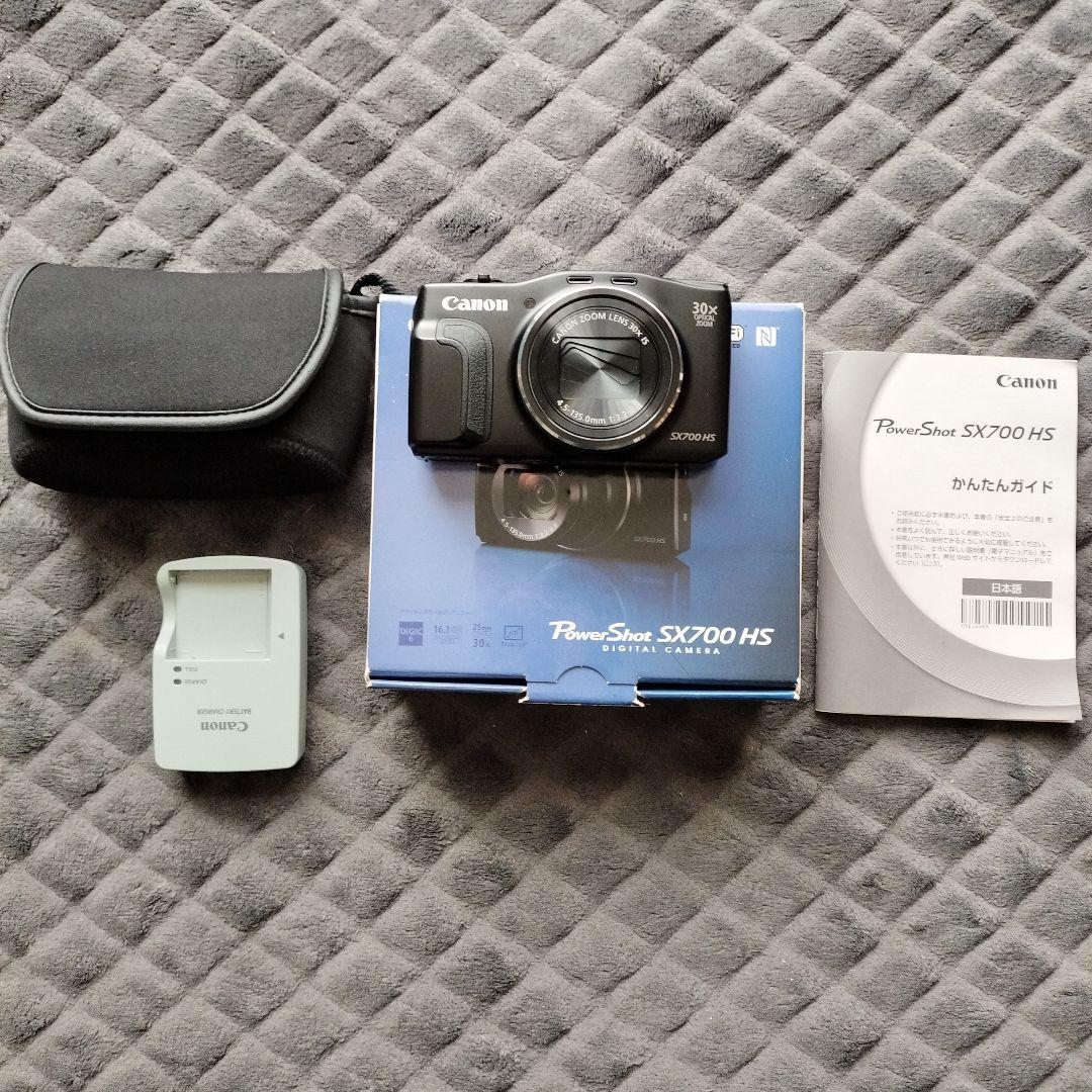 Canon PowerShot SX700 HS 本体と付属品