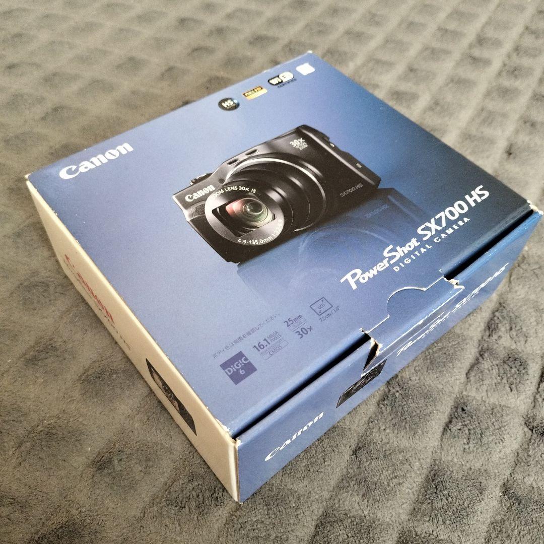 Canon PowerShot SX700 HS 本体と付属品