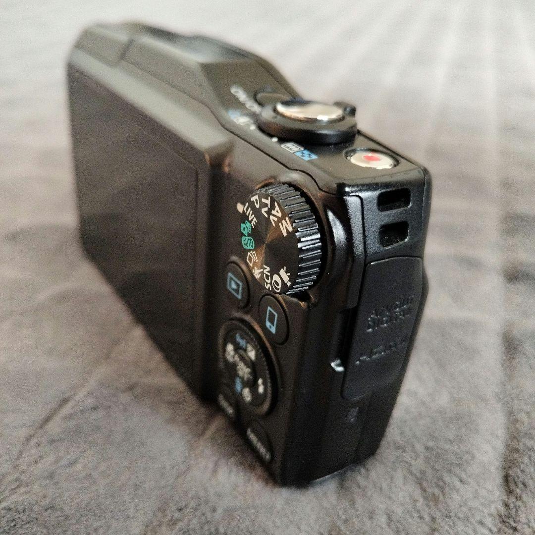 Canon PowerShot SX700 HS 本体と付属品