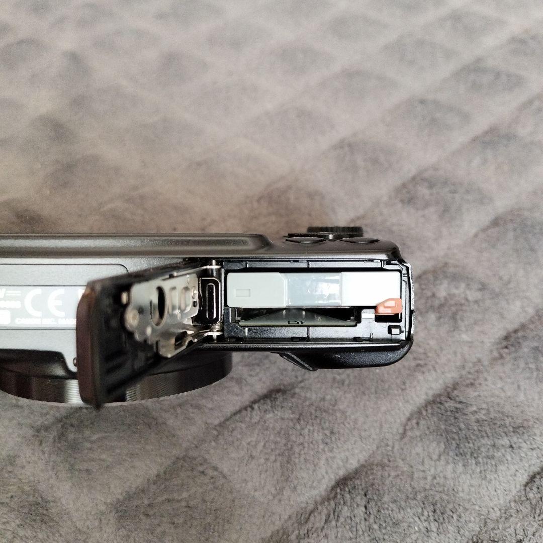 Canon PowerShot SX700 HS 本体と付属品