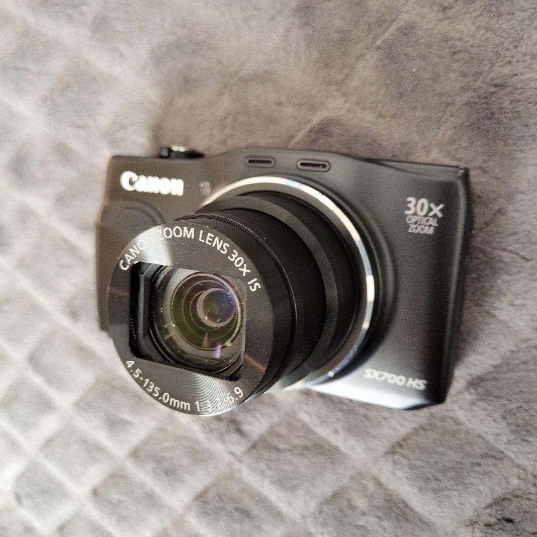 Canon PowerShot SX700 HS 本体と付属品