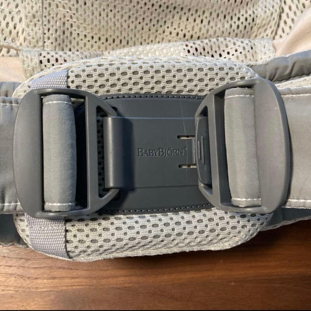 【保証期間内】ベビービョルン　ハーモニー　抱っこ紐　クリーム