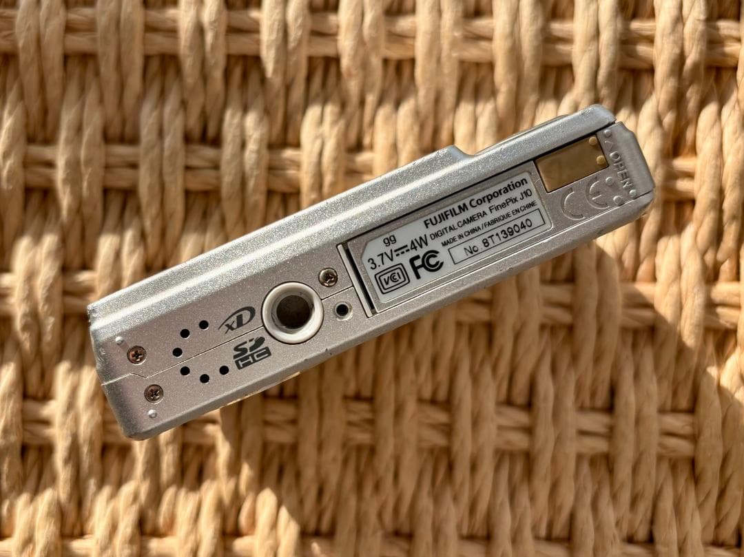 [動作確認済] FUJIFILM FINEPIX J10 シルバー