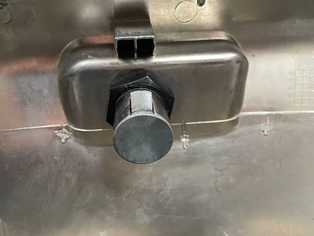 マジェスティcメッキグローブボックス