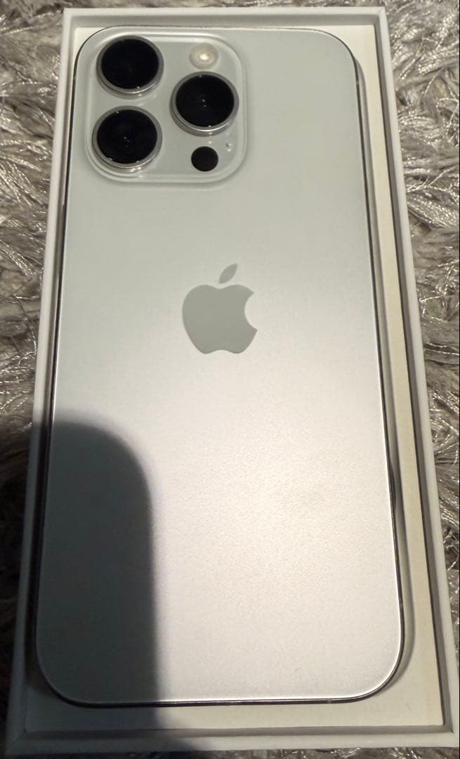 最安値iPhone 15 Pro128Gb バッテリー86% ホワイトチタニウム