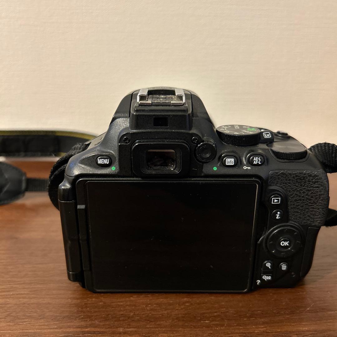 Nikon D5600 デジタル一眼レフ 本体と付属品